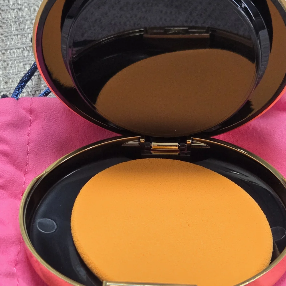 Relevant‎ Soft Focus Powder Foundation Inspire 24 New In Box Never Used